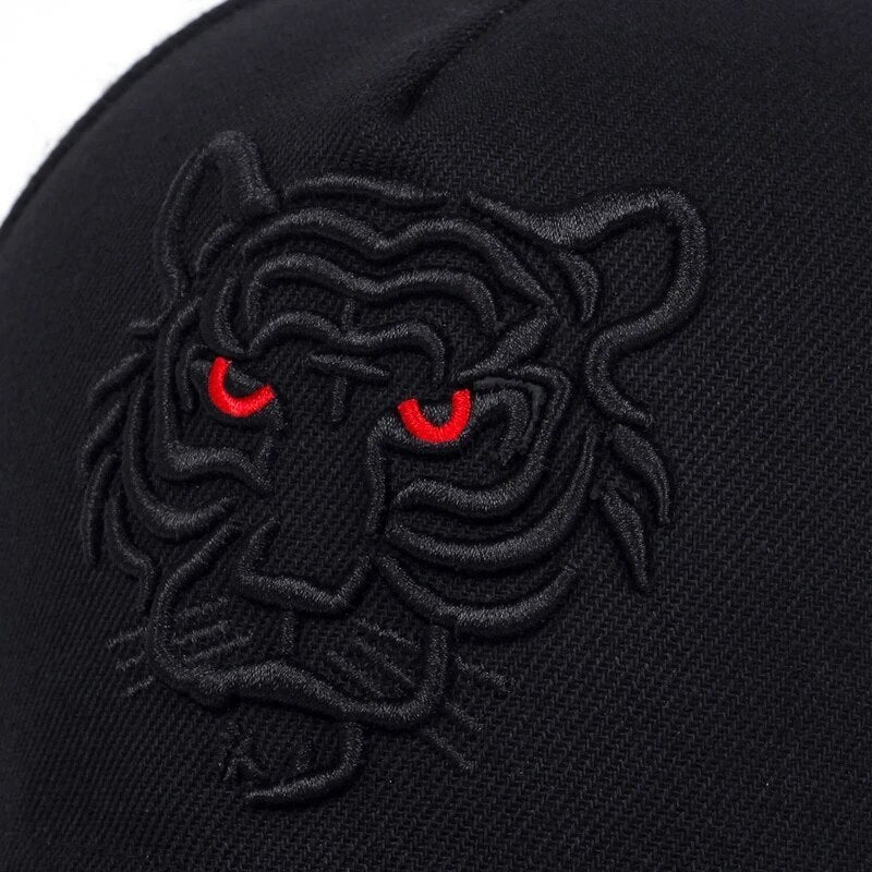 Шапка с козирка "Tiger"