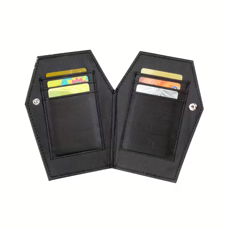 Картодържател „Never Trust the Living“