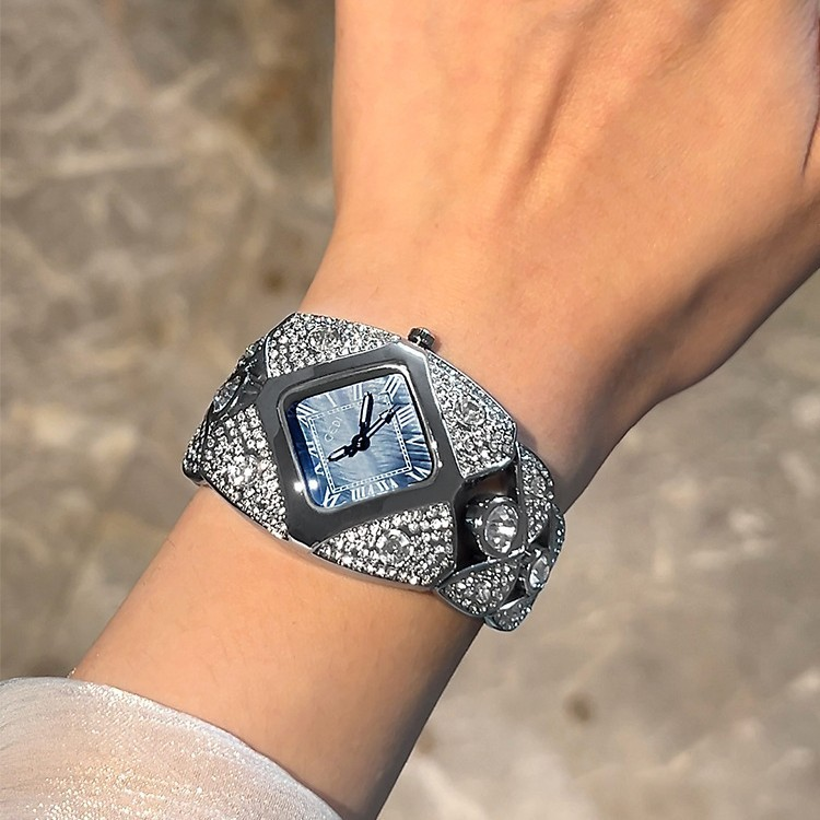 Часовник "Crystal Elegance"