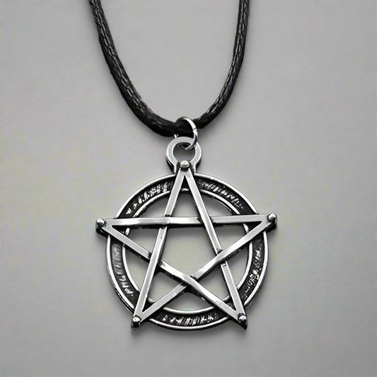 Колие "Pentacle Amulet"