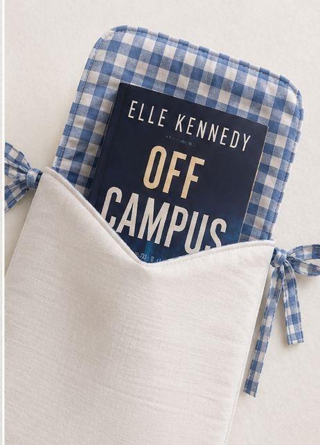 Ръчно изработен калъф за книги "Off-Campus"